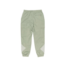 Load image into Gallery viewer, FOUR POINT NYLON PANT (SAGE)
